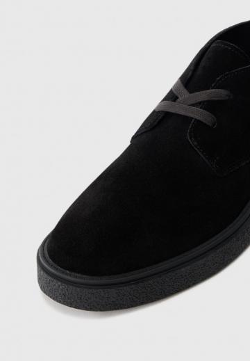 Ботинки на шнуровке