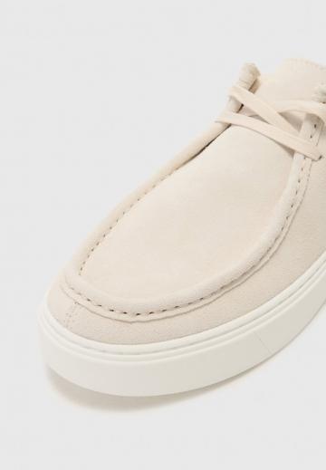 Ботинки на шнуровке