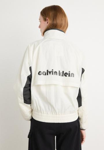 Спортивная куртка