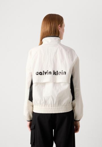 Спортивная куртка