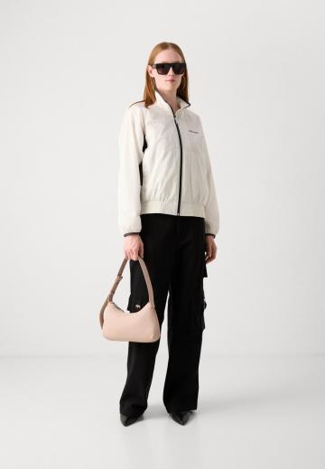 Спортивная куртка