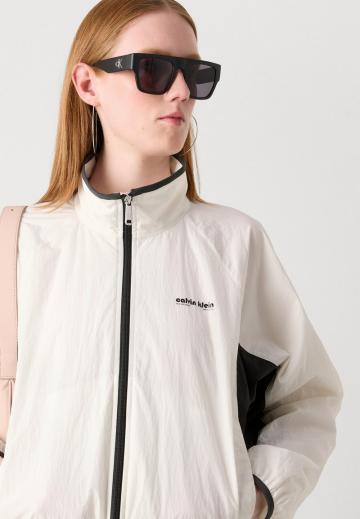 Спортивная куртка