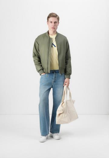 Куртка бомбер