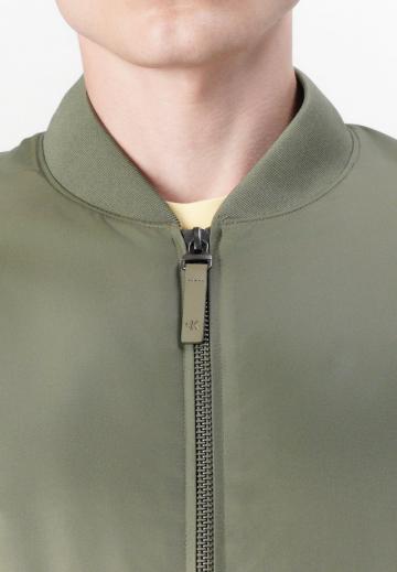 Куртка бомбер