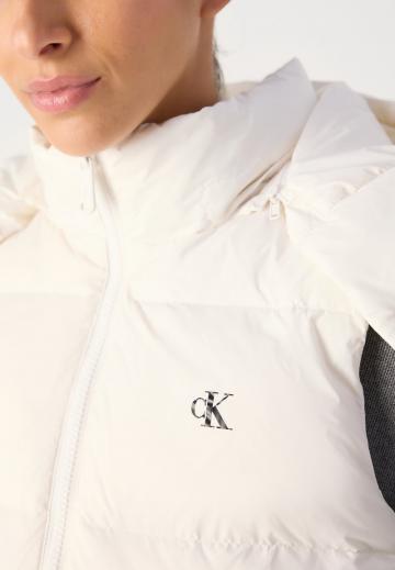 Пуховой жилет