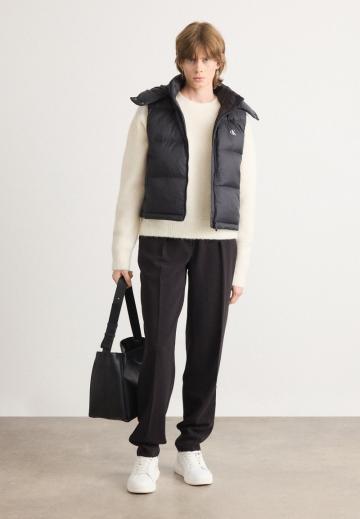 Пуховой жилет