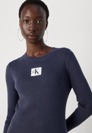 Платье футляр