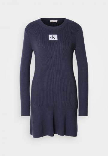 Платье футляр