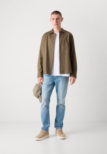 Узкие джинсы