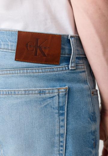 Узкие джинсы