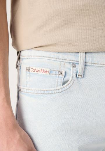 Узкие джинсы