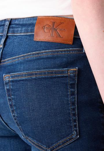 Узкие джинсы