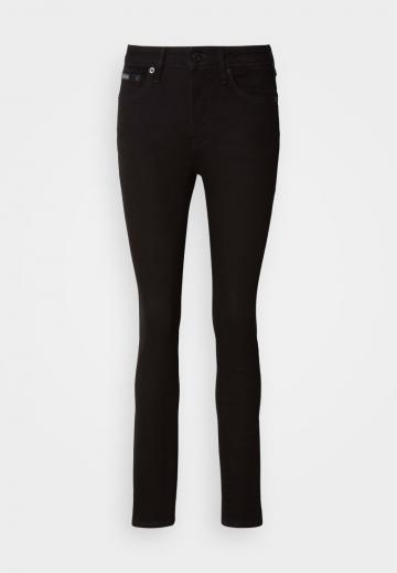 Узкие джинсы