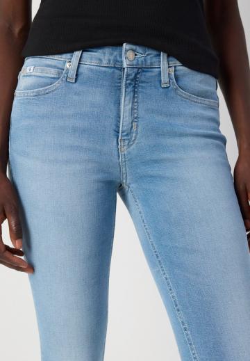 Узкие джинсы