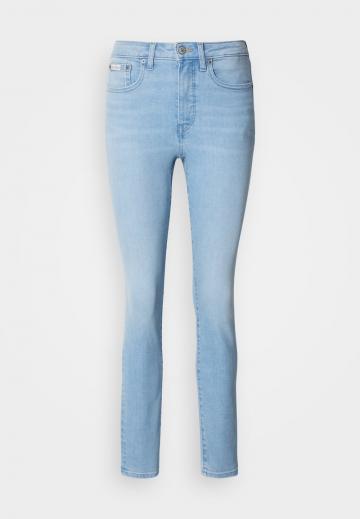Узкие джинсы