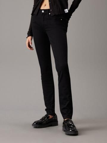 Узкие джинсы