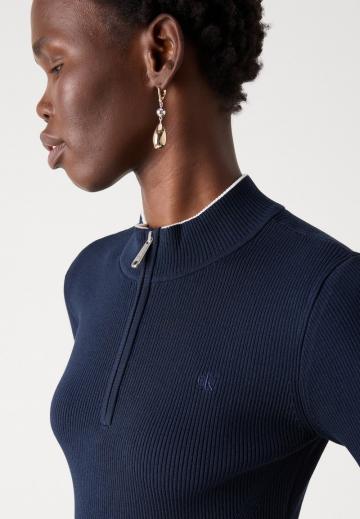 Вязаное платье