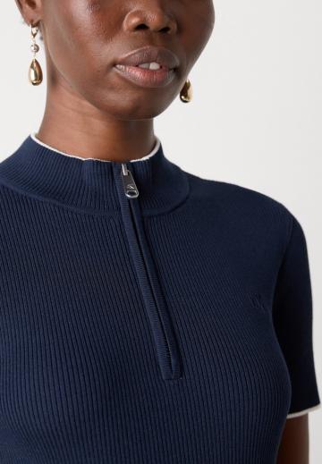 Вязаное платье