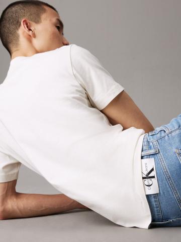 Узкие джинсы