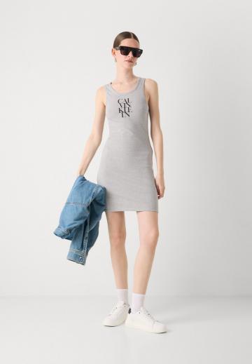 Короткое платье