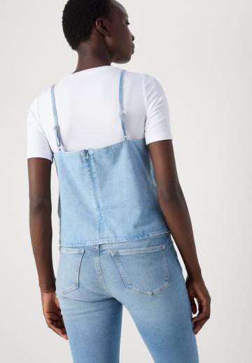 Топ на бретельках