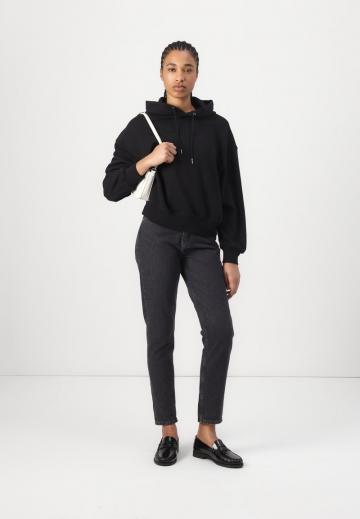 Пуловер с капюшоном