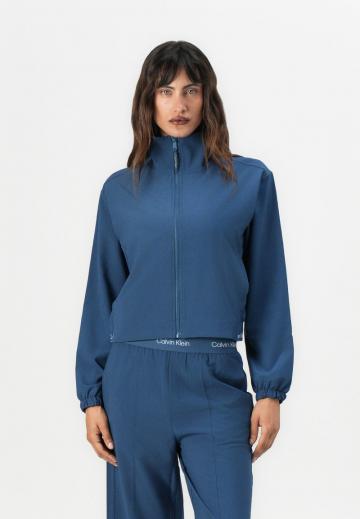 Спортивная куртка