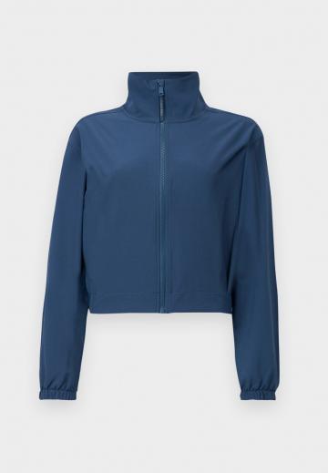 Спортивная куртка