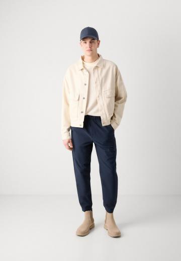 Спортивные штаны