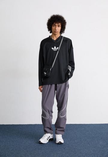 Спортивные штаны