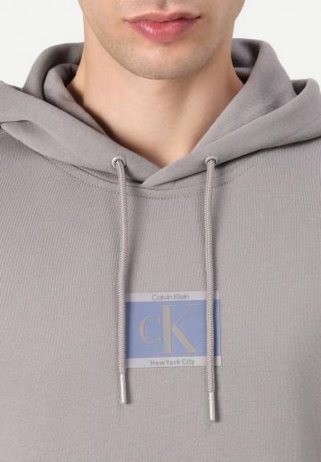 Пуловер с капюшоном