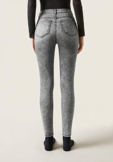Узкие джинсы