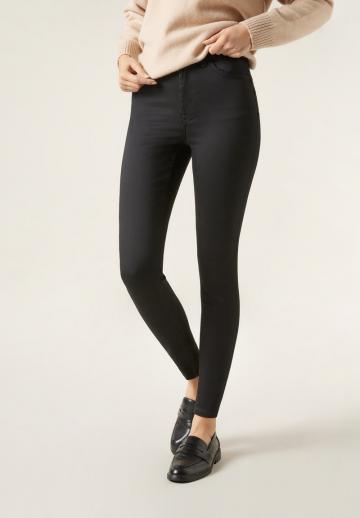 Узкие джинсы