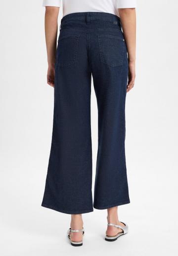 Клешеные джинсы