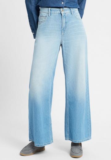 Клешеные джинсы