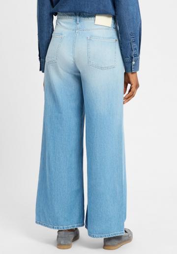 Клешеные джинсы