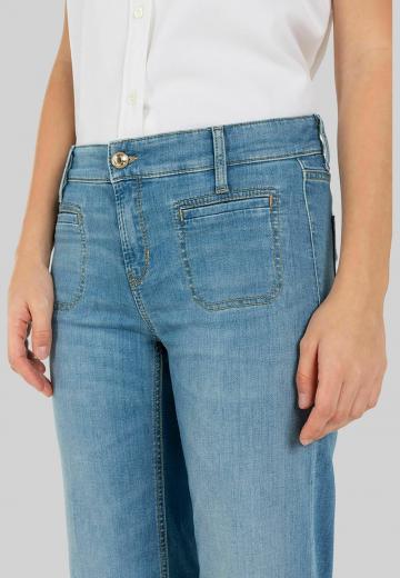 Прямые джинсы