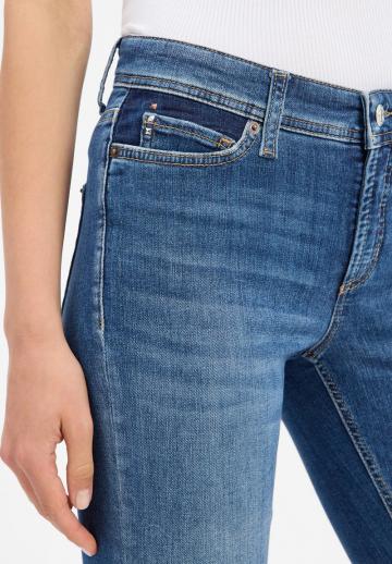 Короткие джинсы