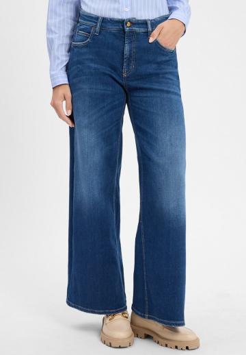 Клешеные джинсы