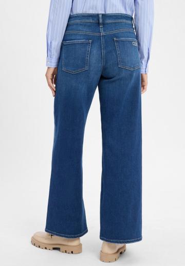 Клешеные джинсы