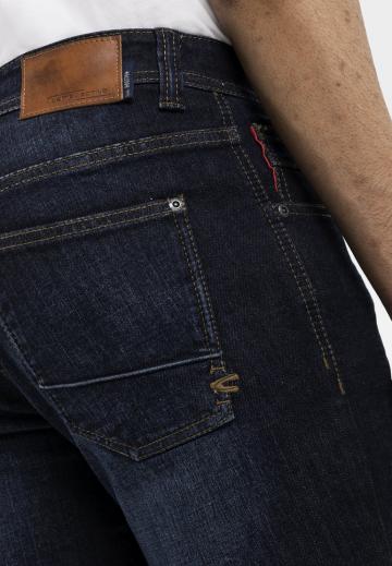 Узкие джинсы