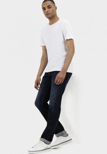 Узкие джинсы