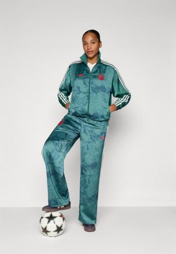 Спортивная куртка