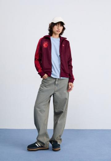 Спортивная куртка