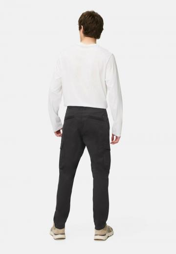 Брюки с накладными карманами