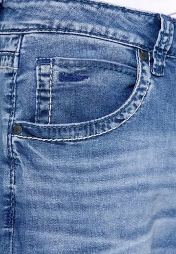 Прямые джинсы