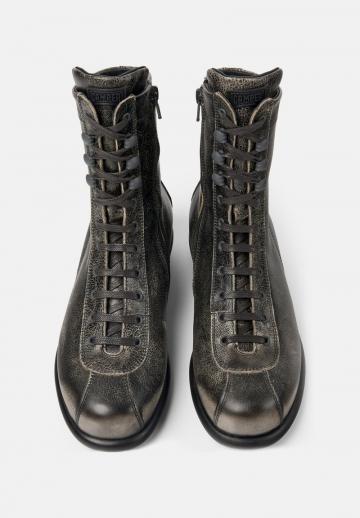 Ботинки на шнуровке