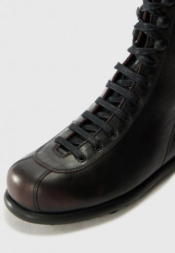 Ботинки на шнуровке