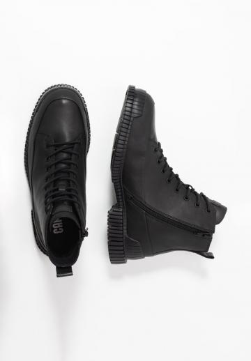 Ботинки на шнуровке