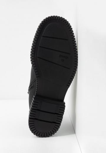 Ботинки на шнуровке